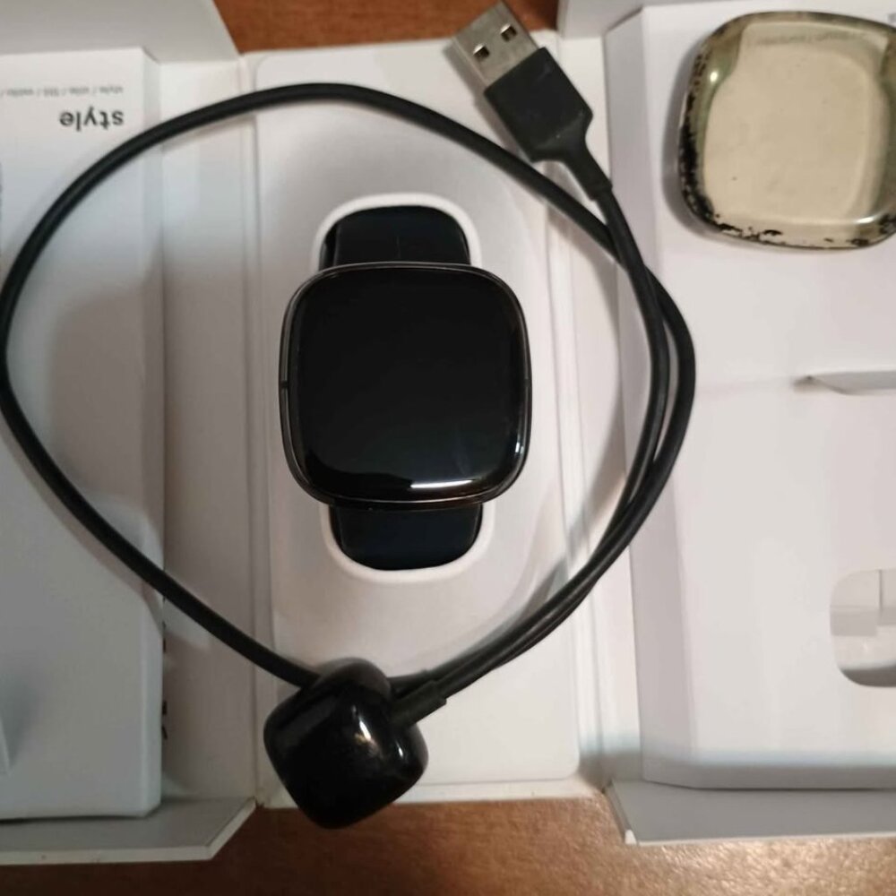 Fitbit Sense Smartwatch Flawless Condition w/ Charger, Faceplate Protector, ect - Picture 7 of 9